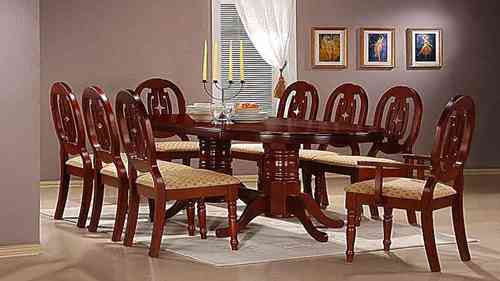 Mahogany Dining Table With 6 Chairs and 2 Carvers